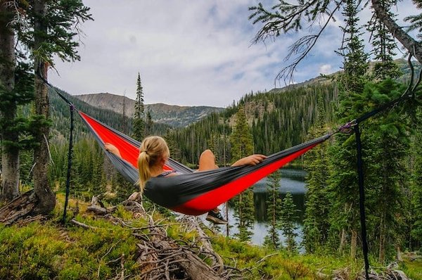 Les avantages et les inconvénients du camping sauvage : ce qu'il faut savoir avant de partir à l'aventure